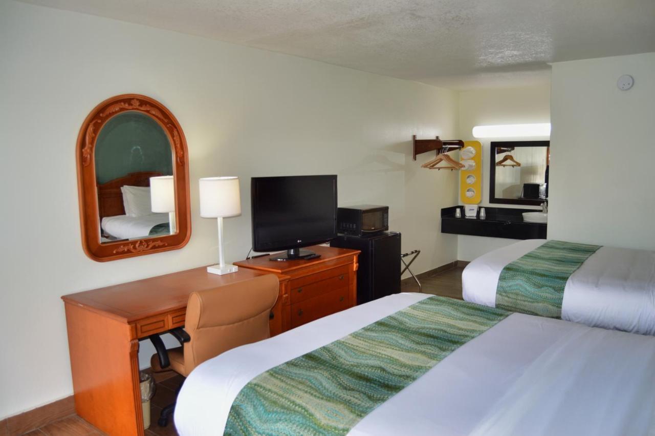Days Inn By Wyndham Hardeeville Near Hilton Head Eksteriør billede