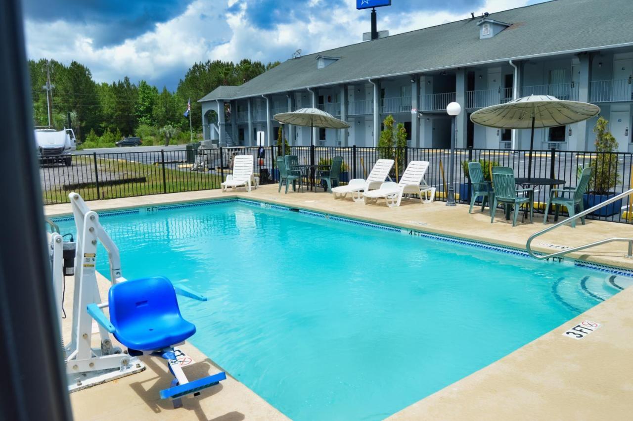 Days Inn By Wyndham Hardeeville Near Hilton Head Eksteriør billede