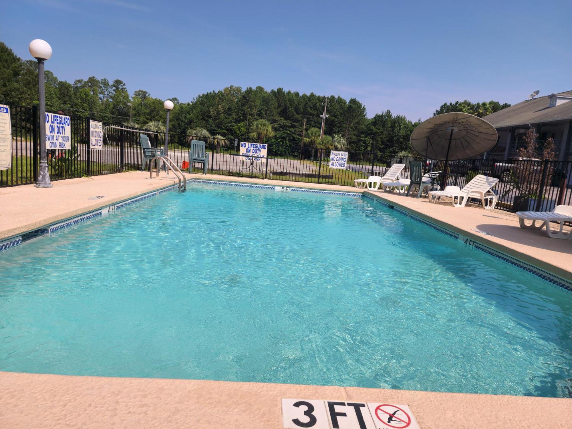 Days Inn By Wyndham Hardeeville Near Hilton Head Eksteriør billede