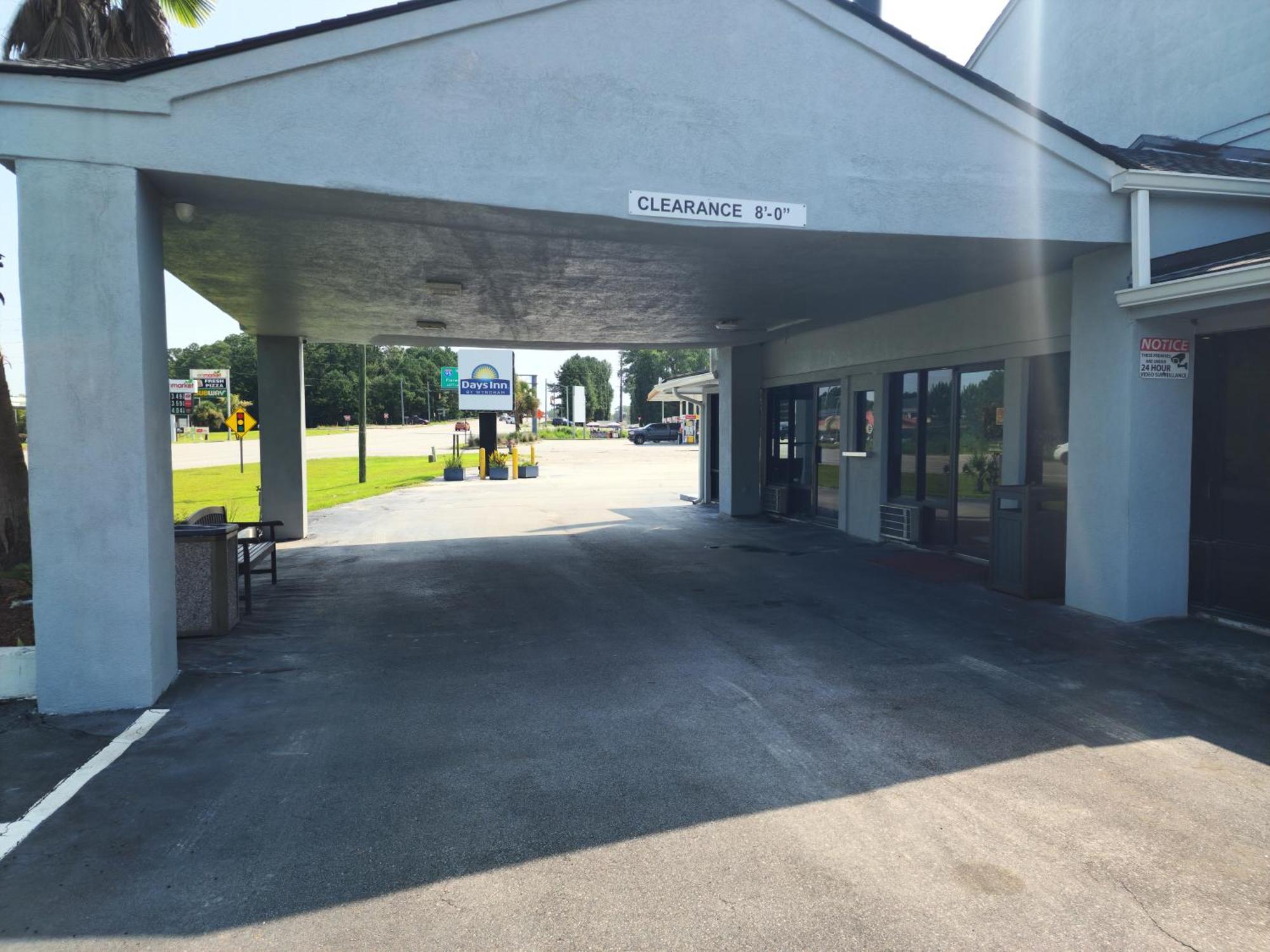 Days Inn By Wyndham Hardeeville Near Hilton Head Eksteriør billede