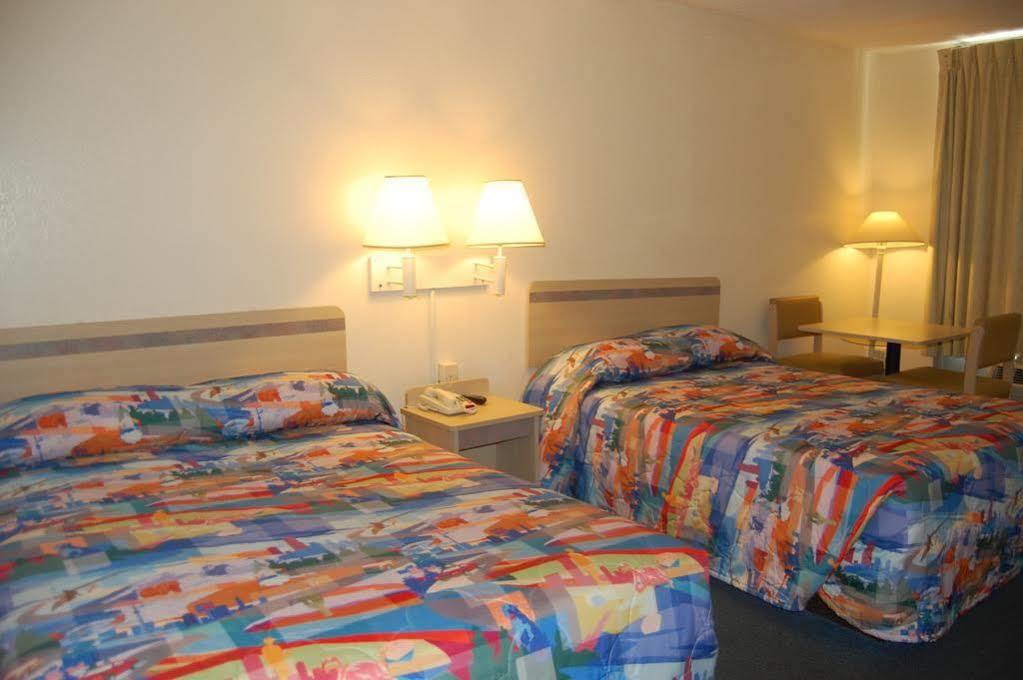 Days Inn By Wyndham Hardeeville Near Hilton Head Eksteriør billede